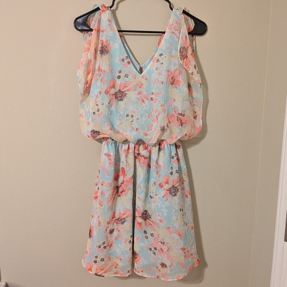 Candie"s Floral Colorful Dress With Scrunch In The Middle